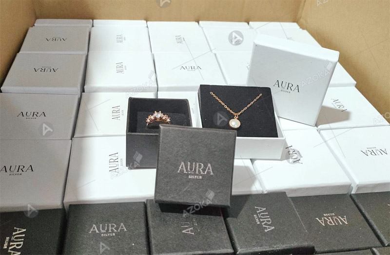 In vỏ hộp đựng trang sức thời trang thương hiệu Aura