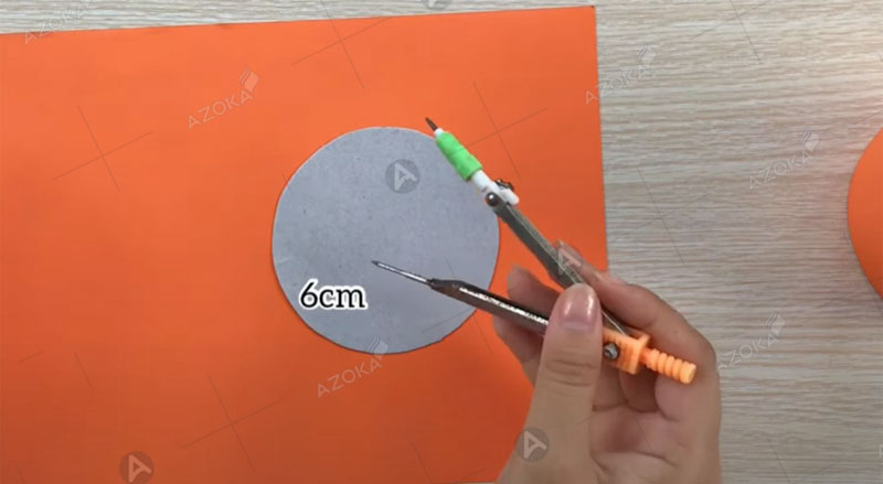 Cách làm hộp giấy đựng tiền hình trụ bước 4