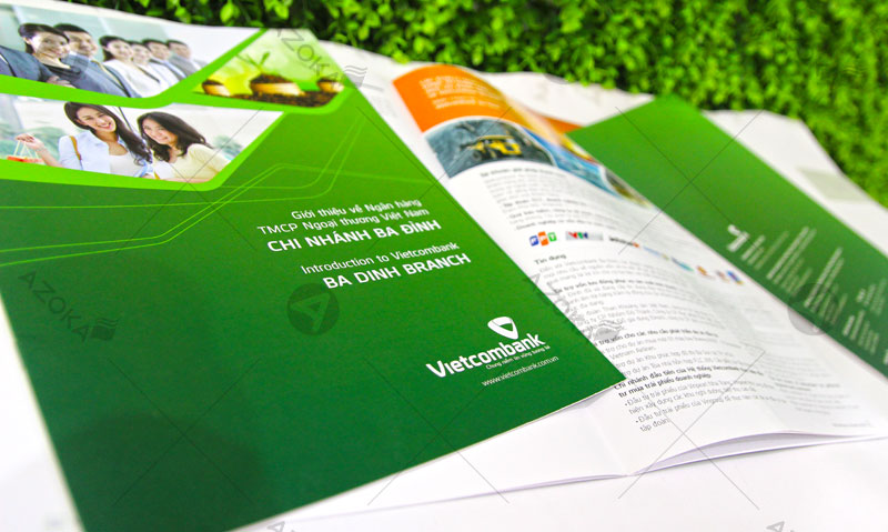 Mẫu catalogue khổ A5 của Vietcombank do Azoka thực hiện
